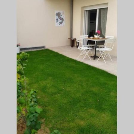Le Jardin Des Pommiers A Disneyland Chessy Bagian luar foto
